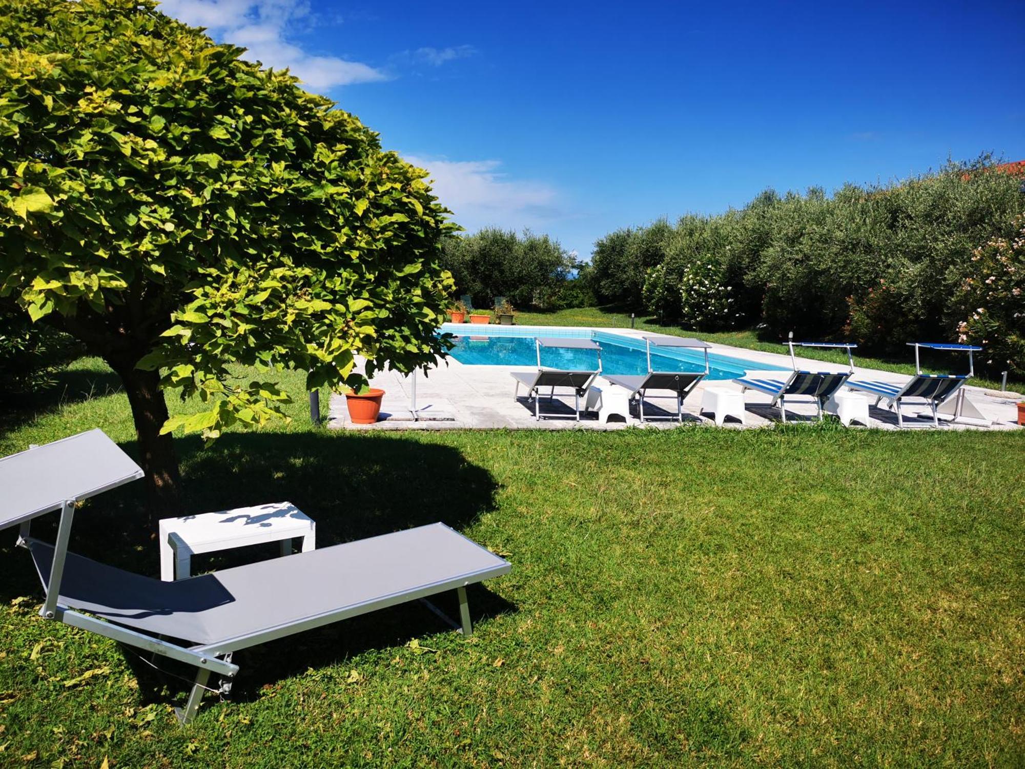 Casa Ghirlanda Con Piscina E Campo Da Tennis Λατζίζε Εξωτερικό φωτογραφία