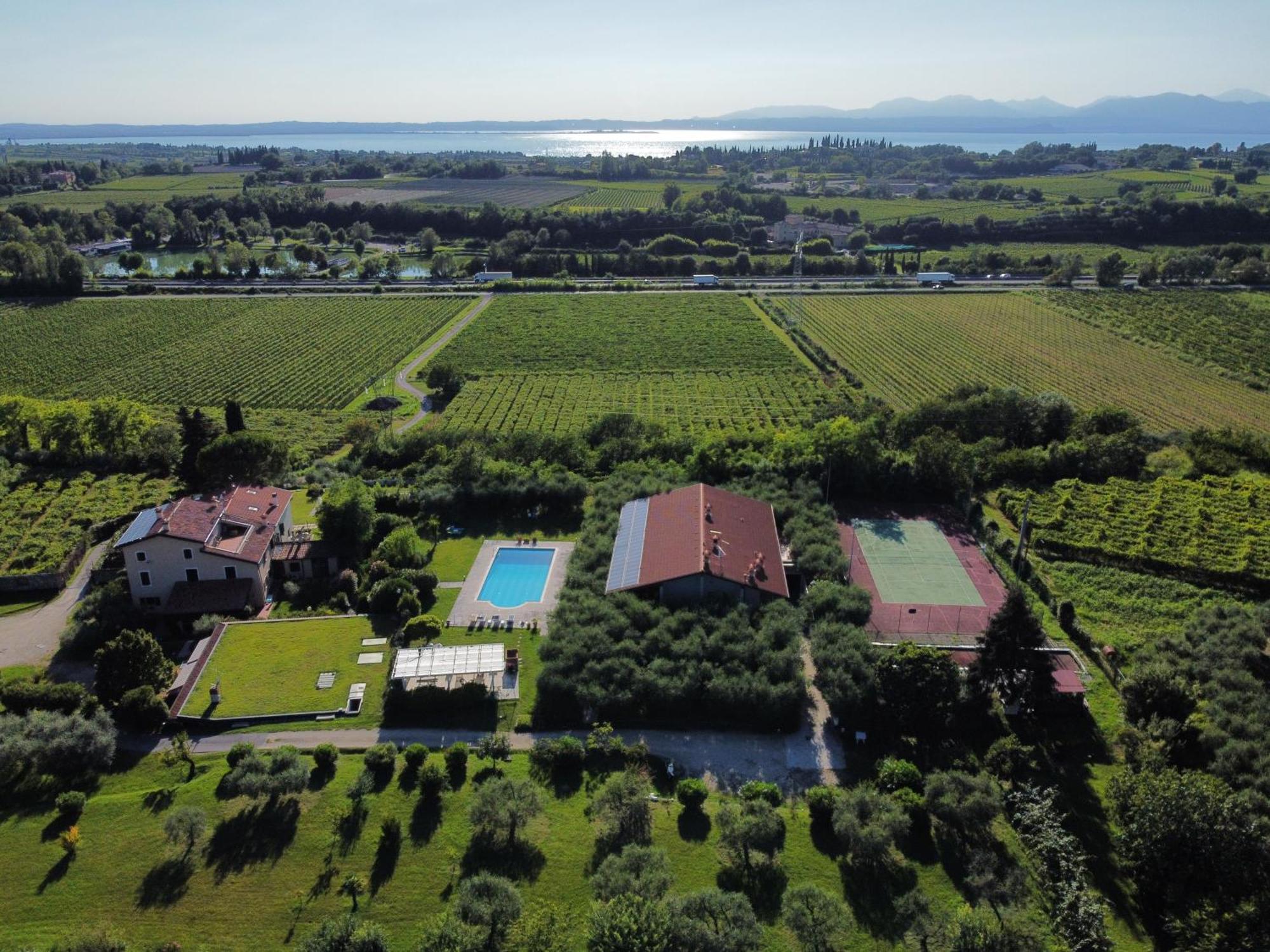 Casa Ghirlanda Con Piscina E Campo Da Tennis Λατζίζε Εξωτερικό φωτογραφία
