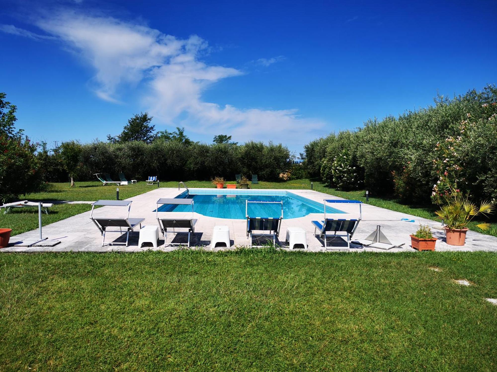 Casa Ghirlanda Con Piscina E Campo Da Tennis Λατζίζε Εξωτερικό φωτογραφία