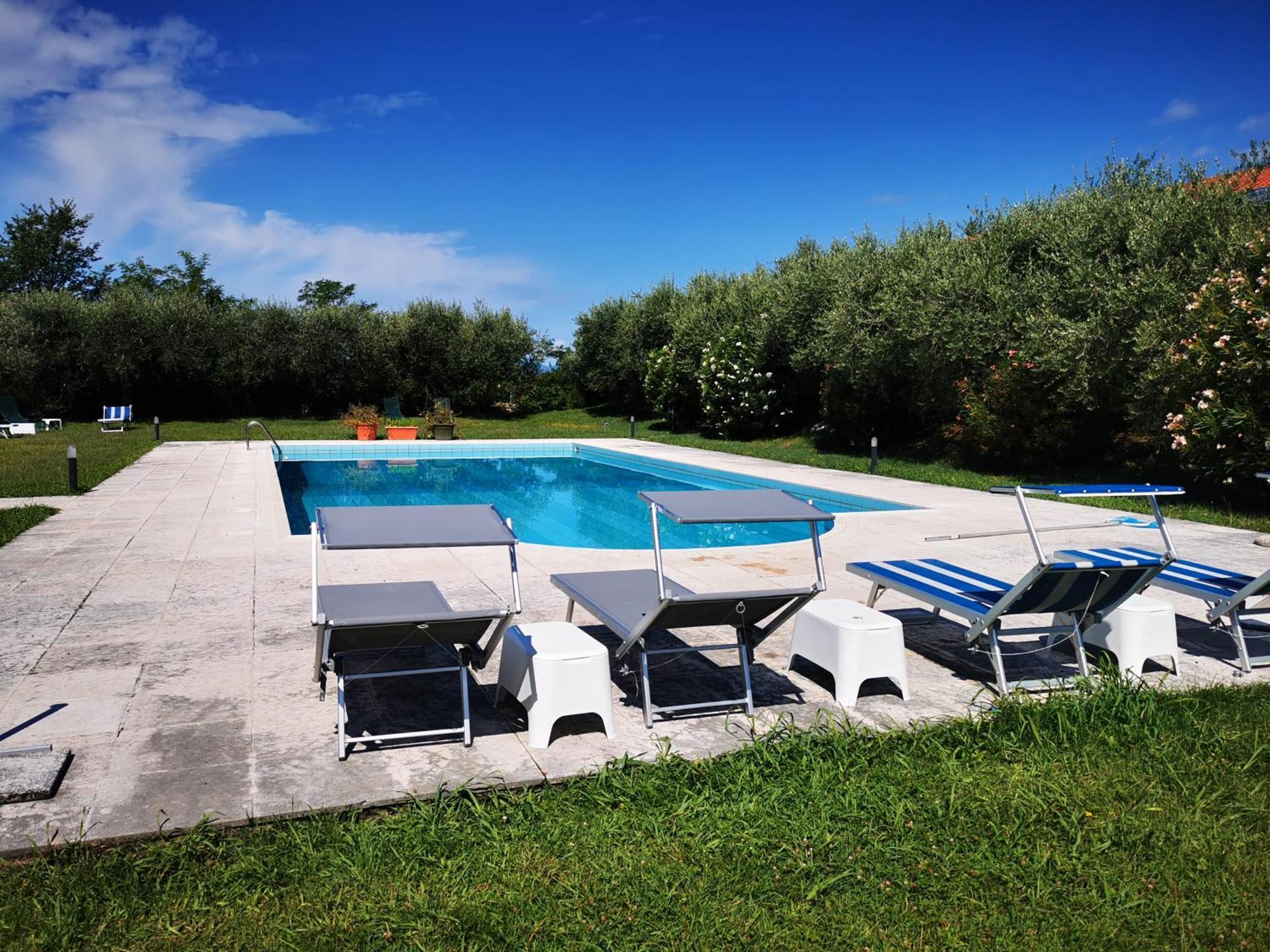 Casa Ghirlanda Con Piscina E Campo Da Tennis Λατζίζε Εξωτερικό φωτογραφία