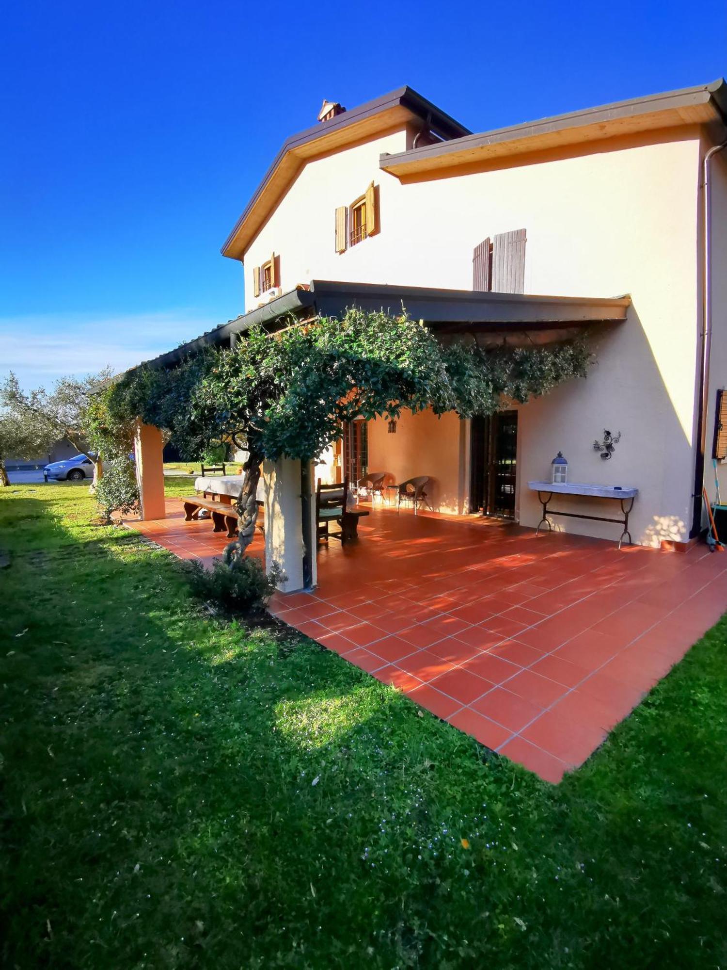 Casa Ghirlanda Con Piscina E Campo Da Tennis Λατζίζε Εξωτερικό φωτογραφία