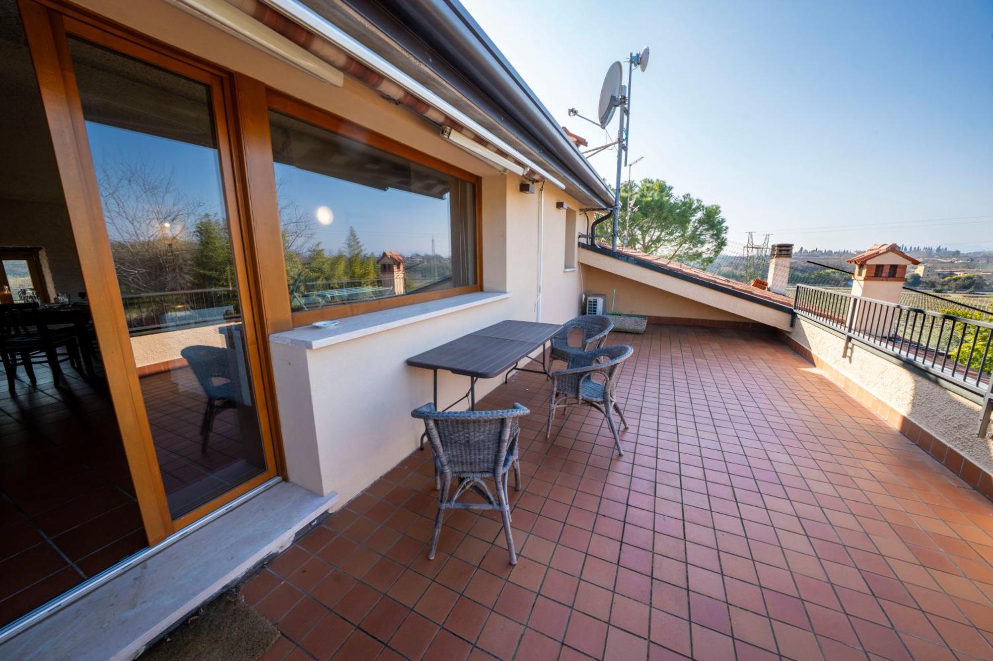 Casa Ghirlanda Con Piscina E Campo Da Tennis Λατζίζε Εξωτερικό φωτογραφία