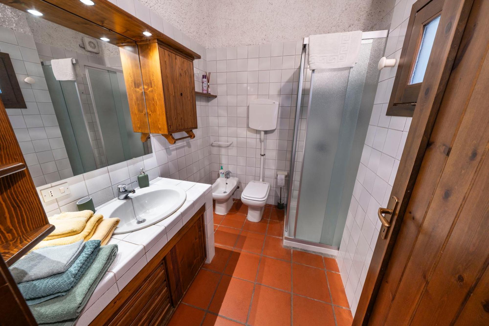Casa Ghirlanda Con Piscina E Campo Da Tennis Λατζίζε Εξωτερικό φωτογραφία